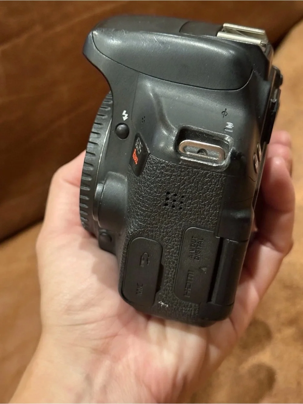 Canon EOS Rebel T6i (750d) 24.2MP DSLR Camera, Body Only - Good Preowned Works